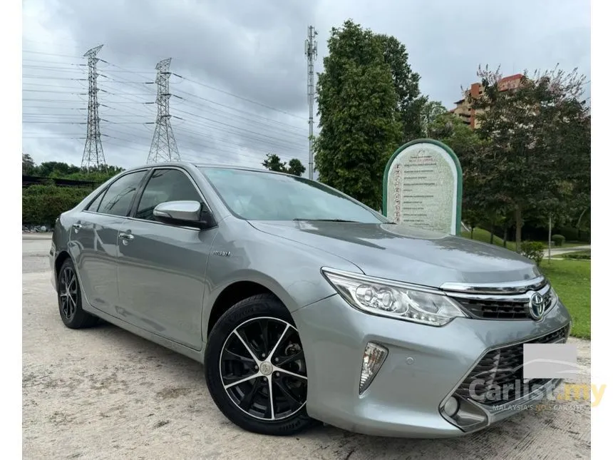 2016 Toyota Camry Hybrid Sedan