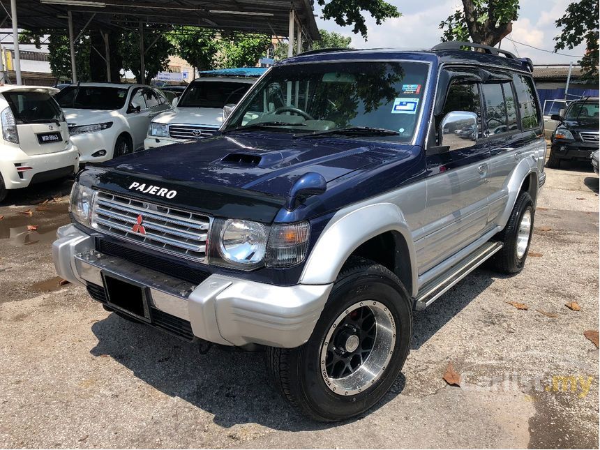 Mitsubishi pajero 2002 года