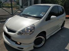 2006 Honda Jazz 1.5 VTEC Hatchback / 7 SPEED TRANSMISSION / OIL SAVINGS / V-TEC POWER OF DREAMS / FREE GIFTS