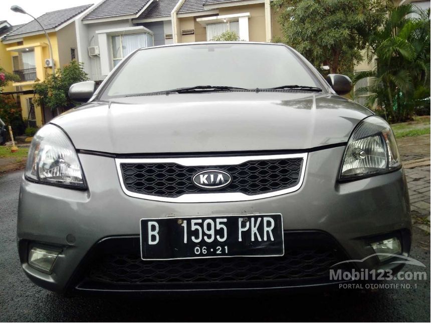 Jual Mobil Kia Pride 11 Jb 1 4 Di Banten Automatic Hatchback Abu Abu Rp 69 000 000 Mobil123 Com