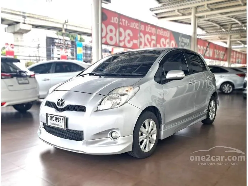 2013 Toyota YARIS G Hatchback