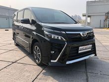 2017 Toyota Voxy 2.0. Km 15rb Ada Paket Kredit Menarik