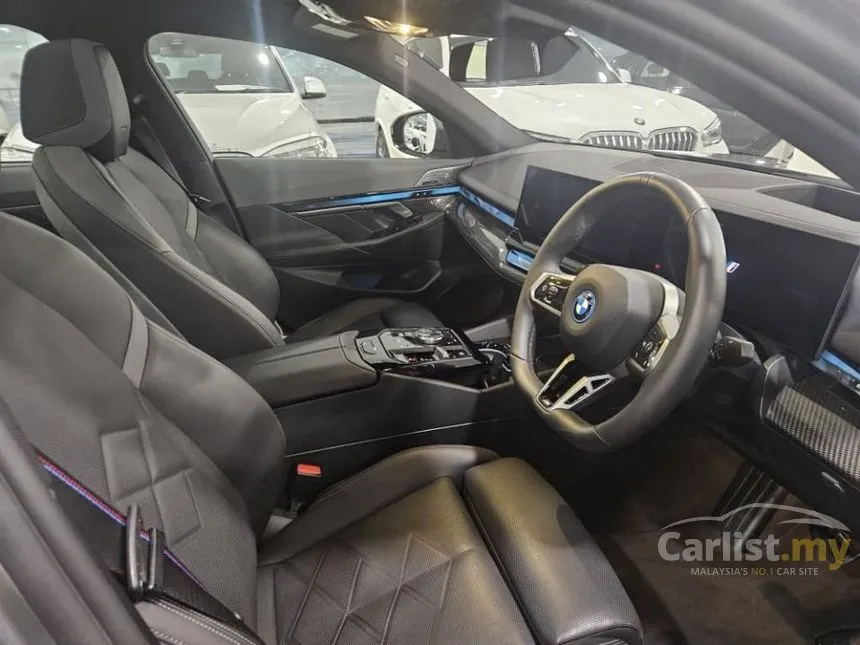 2025 BMW i5 eDrive40 M Sport Sedan