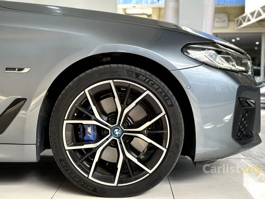 2022 BMW 530e M Sport Sedan