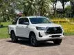 Used 2022 Toyota Hilux 2.4 V Dual Cab Pickup Truck / LOW MILEAGE / TOYOTA WARRANTY / LOAN SENANG / WELCOME TEST DRIVE