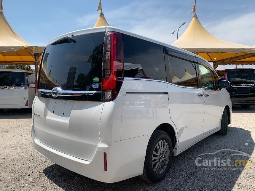 Toyota voxy 2016