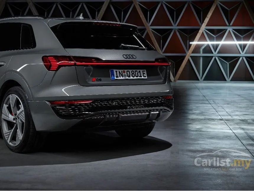 2024 Audi Q8 e-tron 50 Quattro Advanced SUV