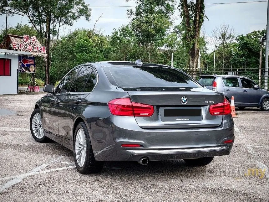 2016 BMW 318i Luxury Sedan