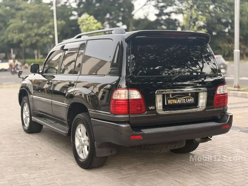2004 Toyota Land Cruiser Cygnus SUV