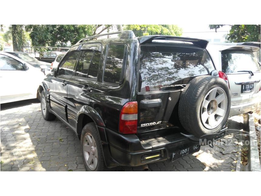 Jual Mobil  Suzuki  Escudo  2004 2 0 di DKI Jakarta  Manual 