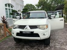 2011 Mitsubishi Triton 2.5 Pickup Truck (Canopy)