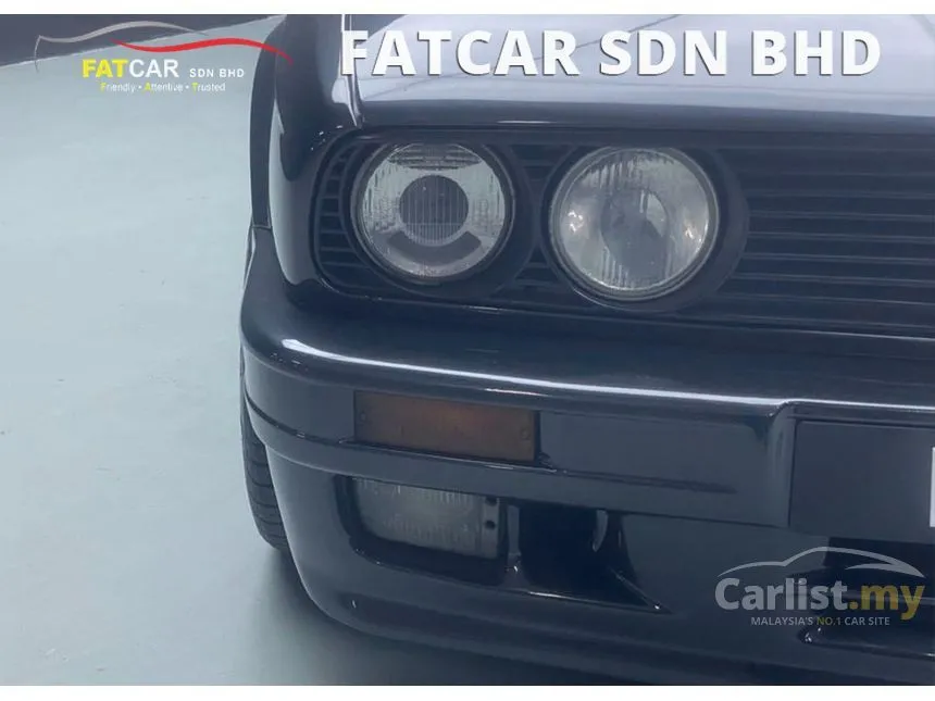 1990 BMW 318i SWB Sedan