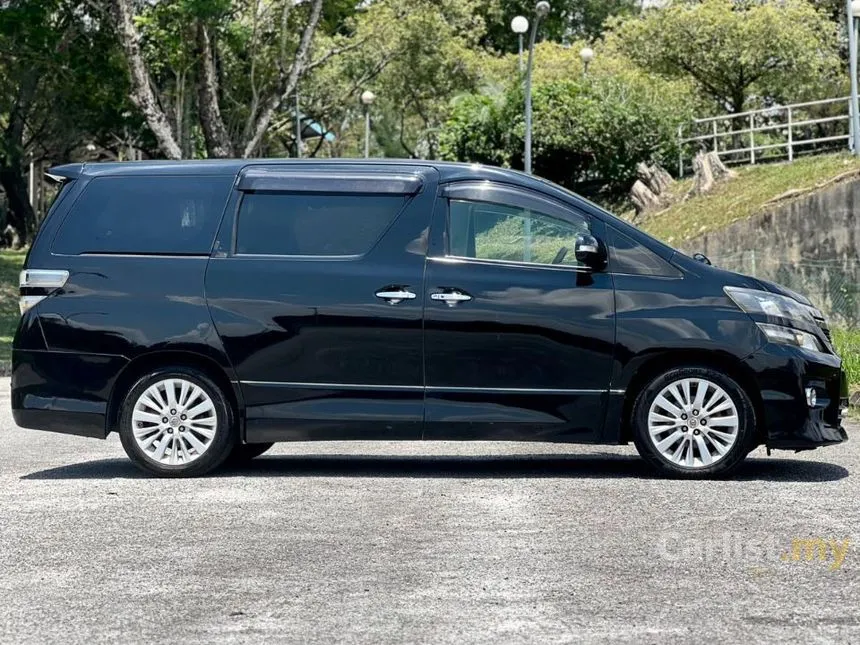 2013 Toyota Vellfire Z Golden Eyes MPV