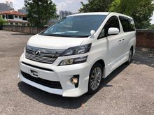 Toyota Vellfire 2.4 Golden Eyes Rear Monitor 2 Power Doors 2014