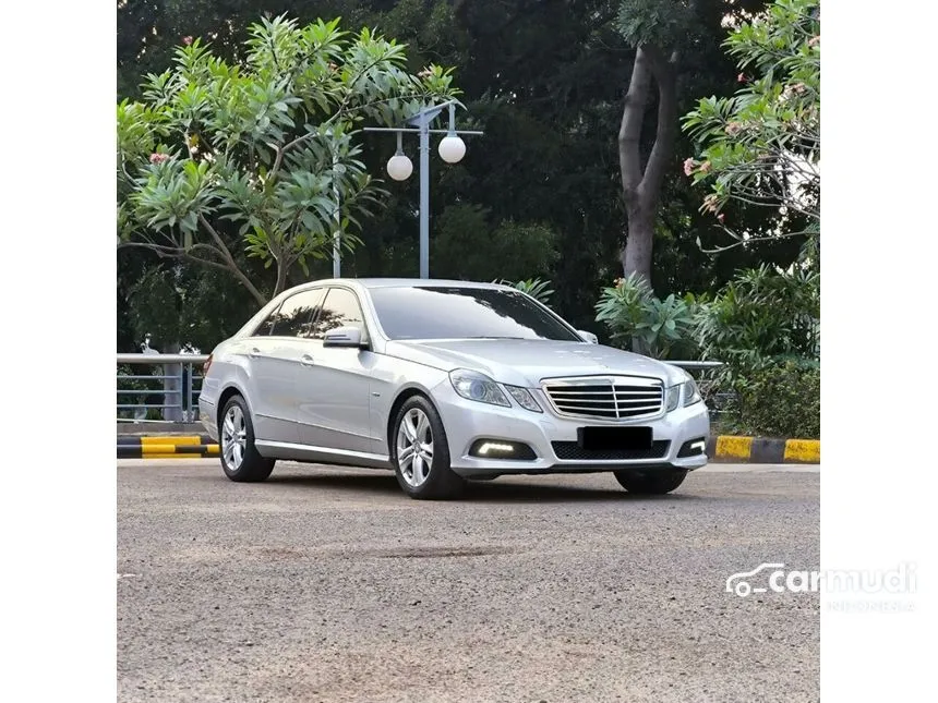 2010 Mercedes-Benz E250 CGI Avantgarde Sedan