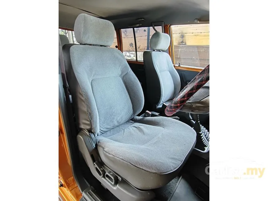 2002 Mitsubishi Pajero V31W SUV