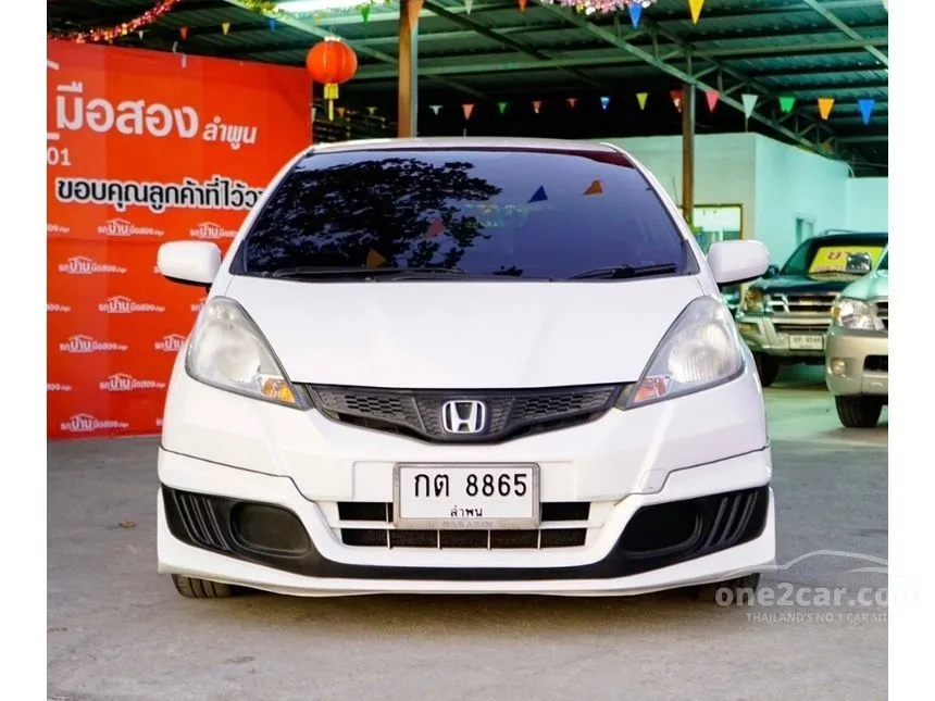 2013 Honda Jazz V i-VTEC Hatchback