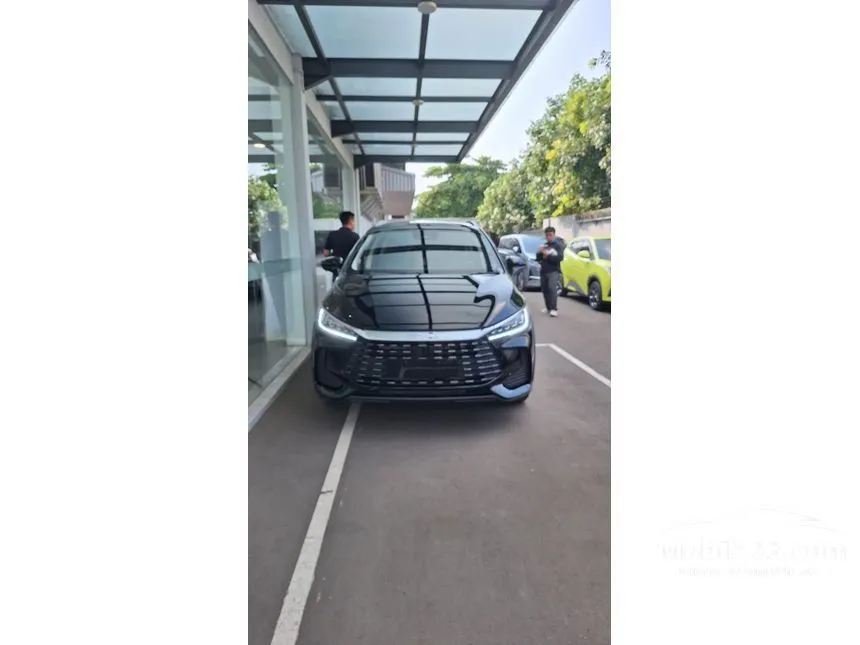 2026 BYD M6 Superior Captain 6-seater MPV