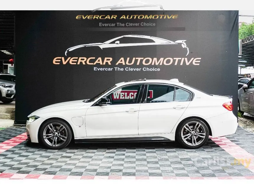 2019 BMW 330e M Sport Sedan