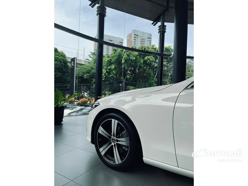 2025 Mercedes-Benz C200 Avantgarde Line Sedan