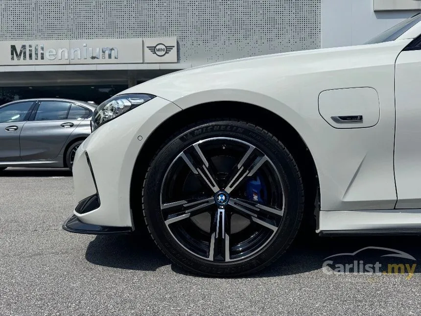 2023 BMW 330e M Sport Sedan