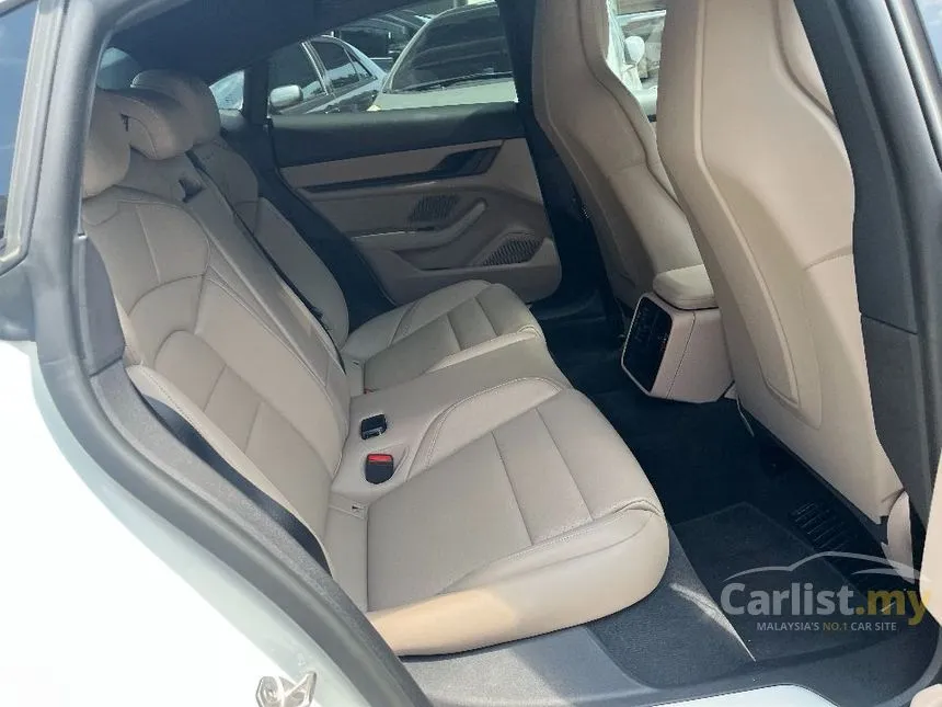 2023 Porsche Taycan 4S Sedan