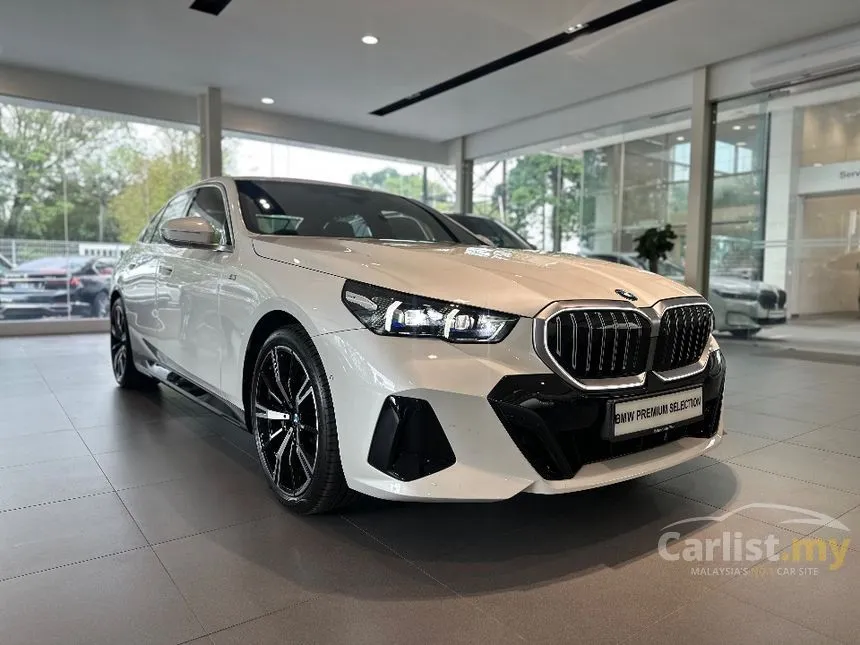 2025 BMW 530i M Sport Sedan