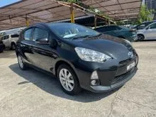 Service Record,Mileage 142K,Uncle Owner,2x Keyless Entry,Push Start,EV/ECO Mode,7xAirbag,Well Maintained-2012 Toyota Prius C 1.5 Hybrid CVT Hatchback