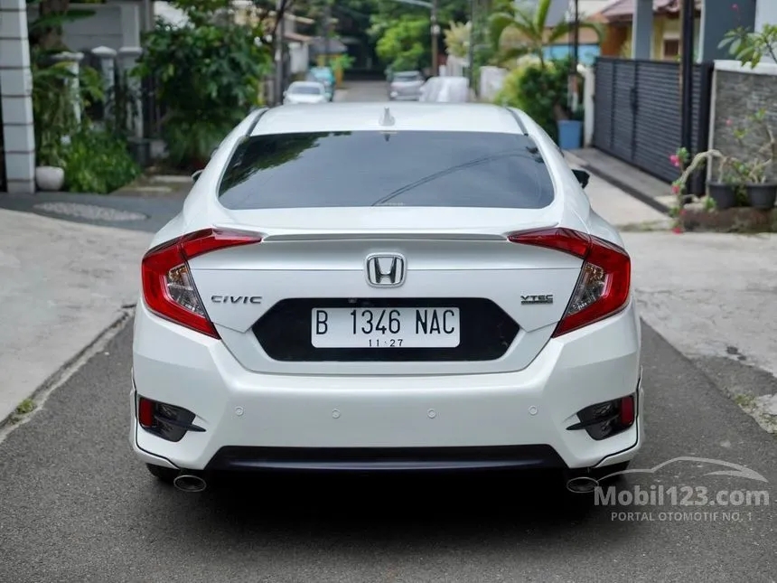 2017 Honda Civic ES Sedan