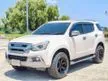 2017 Isuzu MU-X 3.0 (ปี 13-19) DVD 4WD SUV