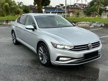 2022 Volkswagen Passat 2.0 ELEGANCE , Low Mileage 57k KM , UNDER WARRANTY VOLKSWAGEN UNTIL JAN 2027 , IQ-LIGHT LED HEADLAMP , FULL DIGITAL METER