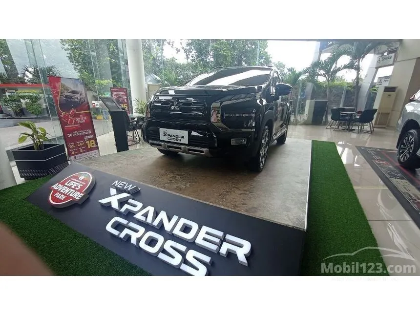 Jual Mobil Mitsubishi Xpander 2022 CROSS 1.5 di Jawa Tengah Automatic Wagon Hitam Rp 350.280.000