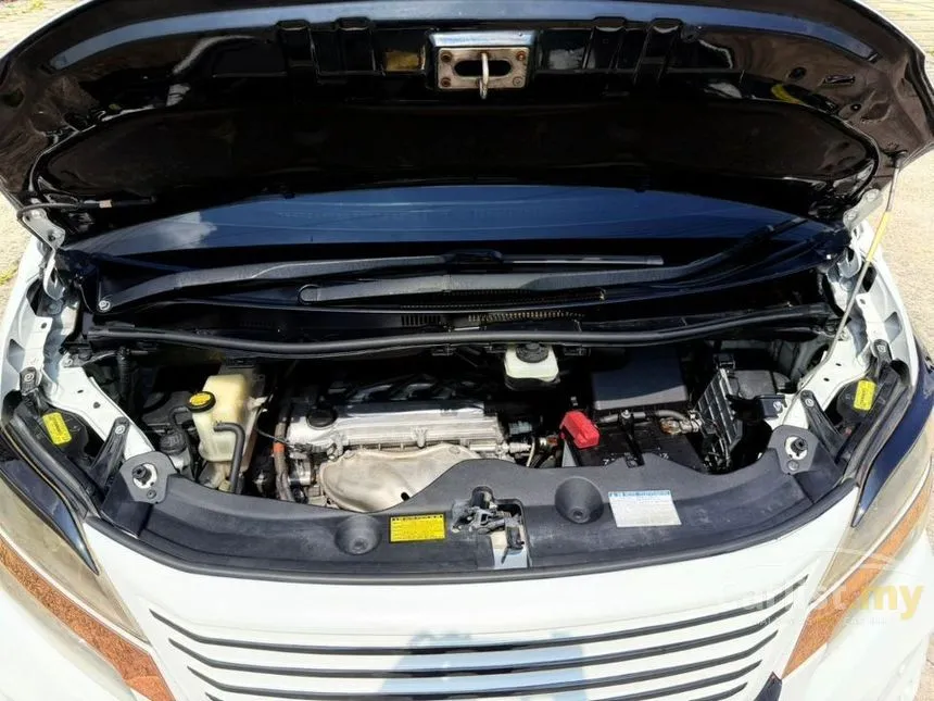 2011 Toyota Vellfire Z MPV