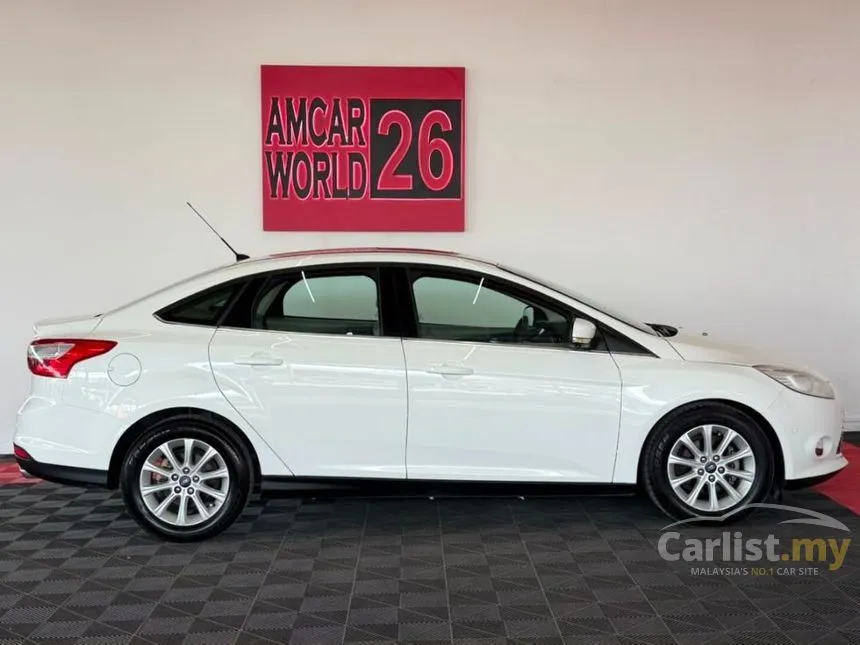 2012 Ford Focus Titanium Sedan