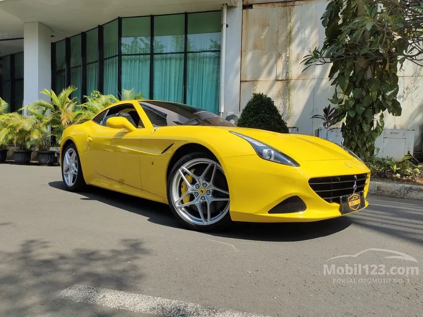 Jual Mobil Ferrari California 2015 California T 3.9 di DKI Jakarta Automatic Convertible Kuning Rp 6.500.000.088