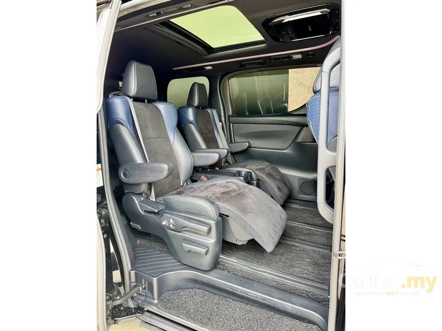 2017 Toyota Vellfire Z Golden Eyes MPV