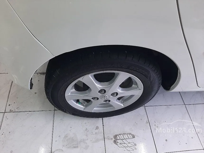 Jual Mobil Toyota Agya 2015 G 1.0 di Jawa Timur Automatic Hatchback Putih Rp 105.000.000