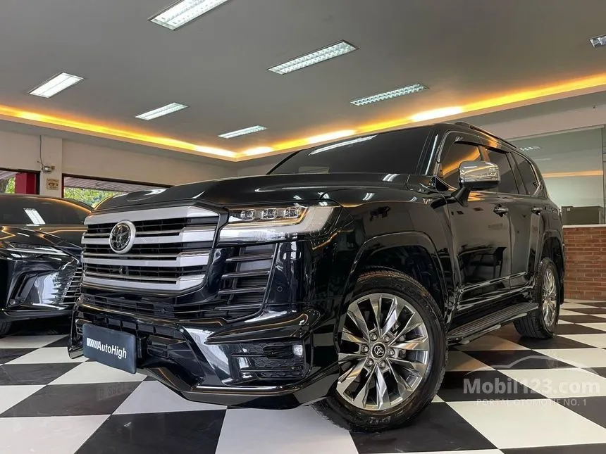 Jual Mobil Toyota Land Cruiser 2022 300 VX