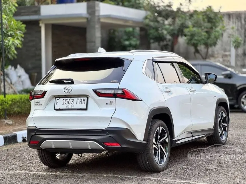 2023 Toyota Yaris Cross S HV (Premium colour) SUV