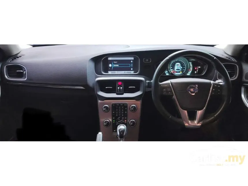 2014 Volvo V40 Cross Country T5 Hatchback