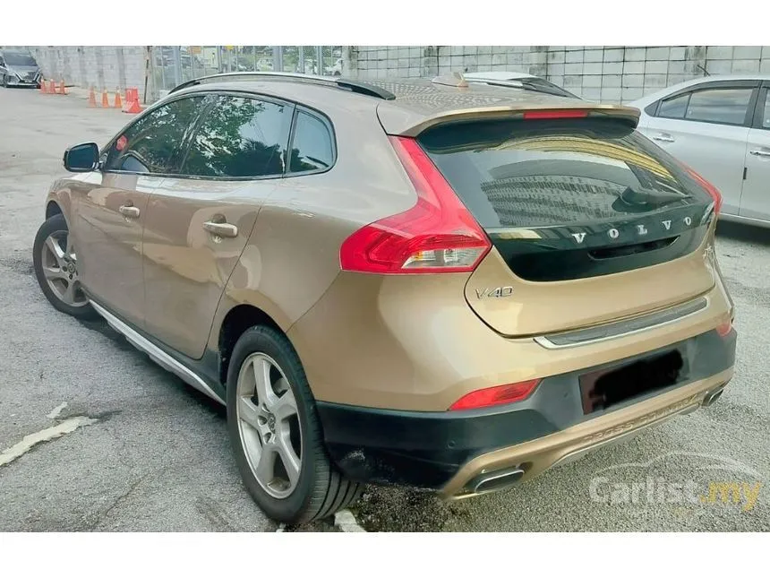 2014 Volvo V40 Cross Country T5 Hatchback