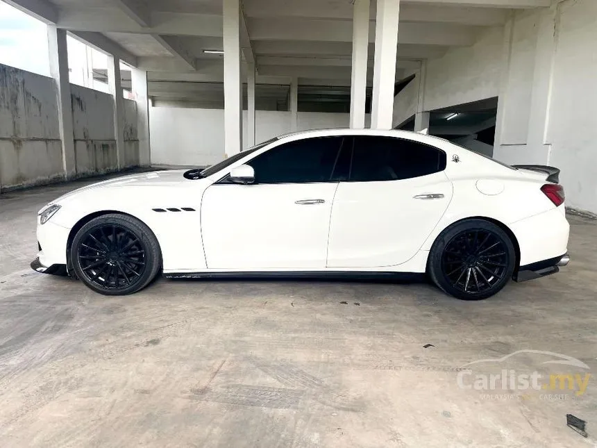 2016 Maserati Ghibli Sedan