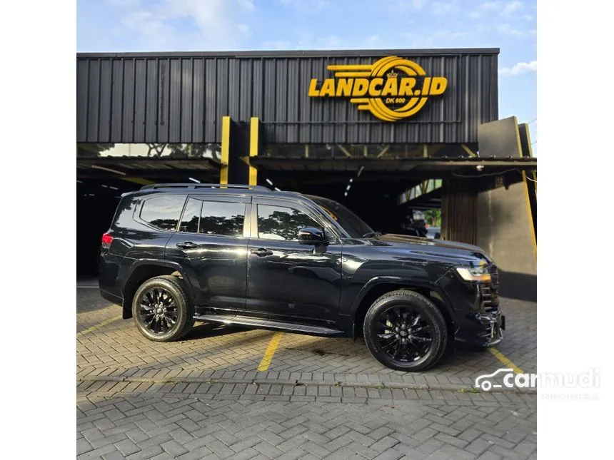 2023 Toyota Land Cruiser 300 VX-R SUV