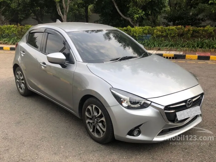 Jual Mobil Mazda 2 2015 R 1.5 di Jawa Tengah Automatic Hatchback Silver Rp 165.000.000