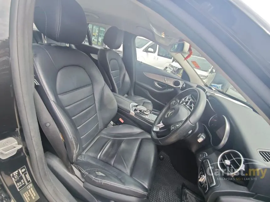 2015 Mercedes-Benz C200 AMG Line Sedan