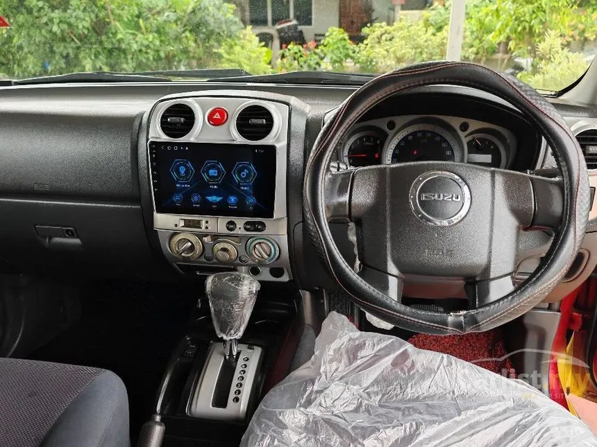 2010 Isuzu D-Max Type + Dual Cab Pickup Truck