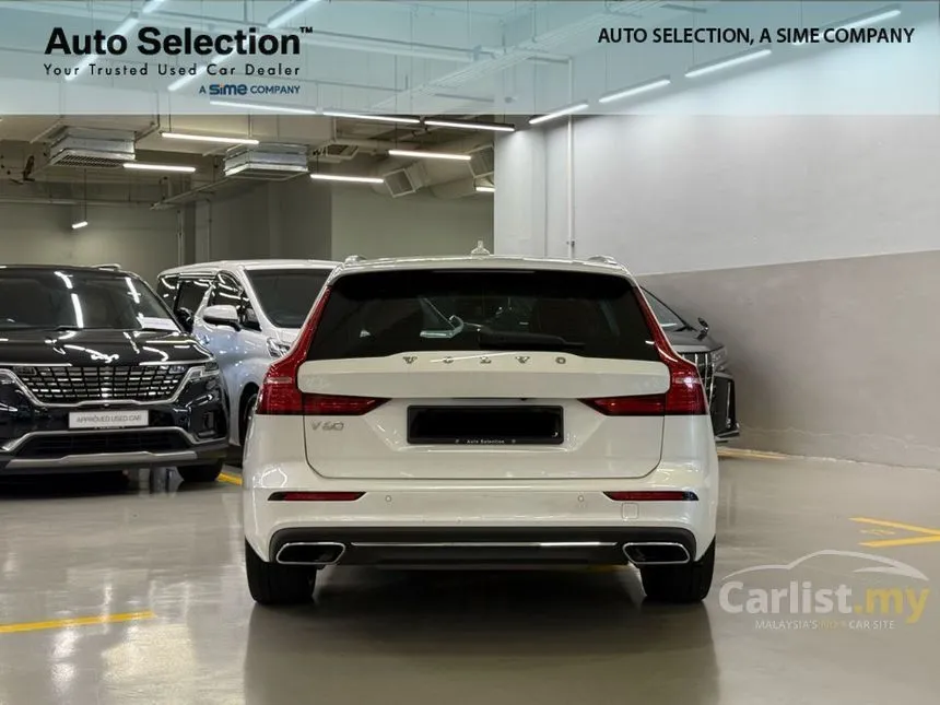 2022 Volvo V60 Recharge T8 Ultimate PHEV Wagon