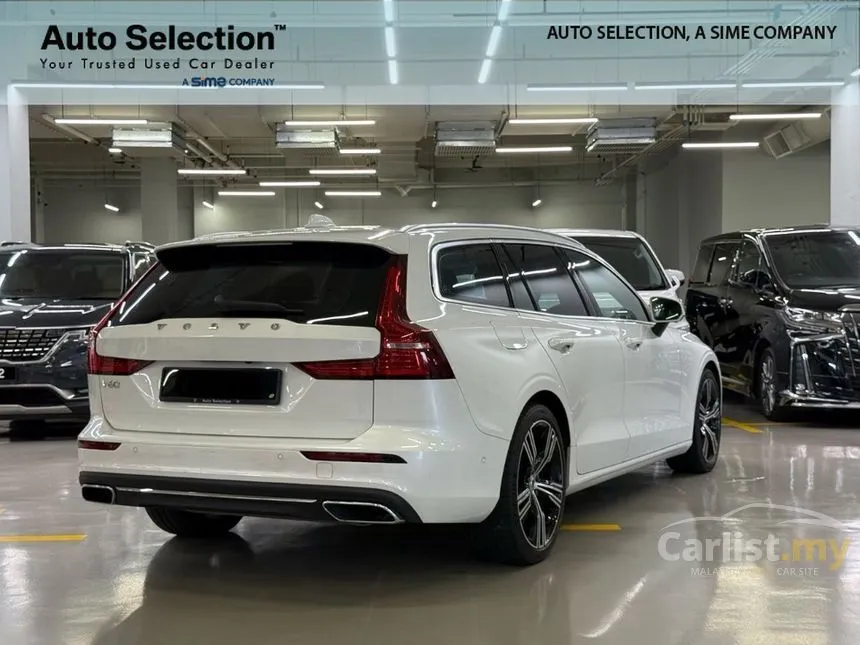 2022 Volvo V60 Recharge T8 Ultimate PHEV Wagon