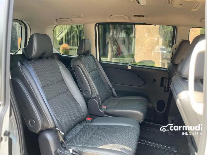 2022 Nissan Serena Highway star (2 Tone) MPV