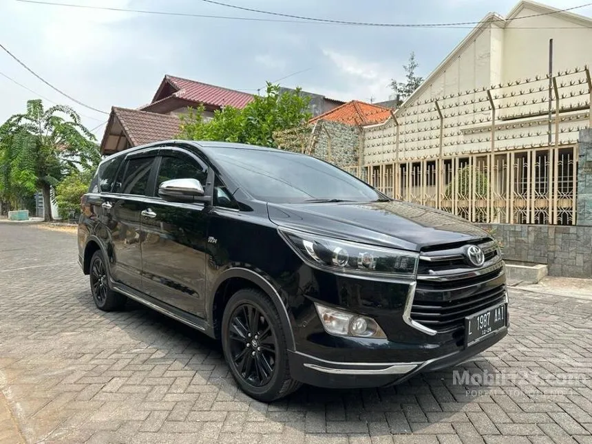 Jual Mobil Toyota Innova Venturer 2018 2.0 di Jawa Timur Automatic Wagon Hitam Rp 343.000.000